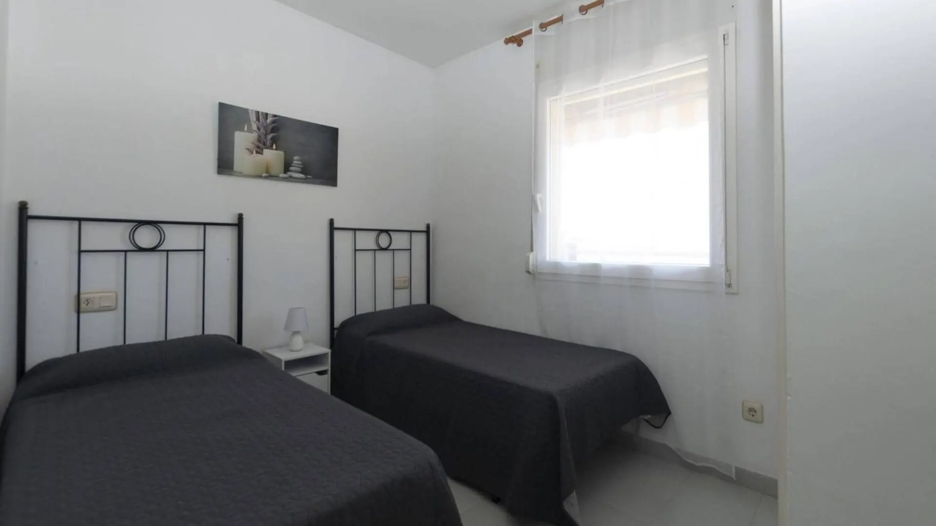 Apartment In Roses With Terrace Spanien